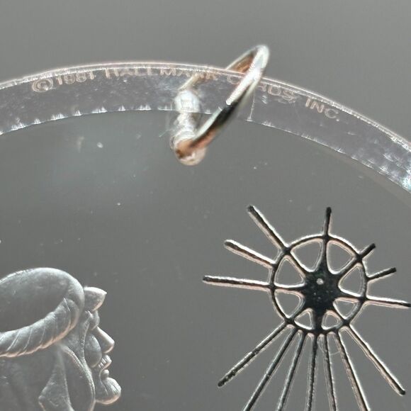 Hallmark Acrylic Christmas Ornament Shepherd Scene Holiday Highlights 1981 - Picture 3 of 7